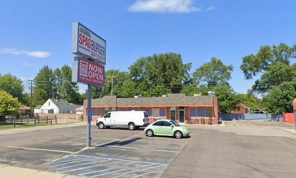 A&W Restaurant - Eastpointe - 17275 E 9 Mile Rd (newer photo)